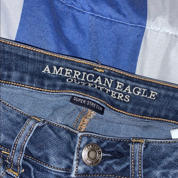 American Eagle Super stretch medium wash jeans - Picture 2 of 4